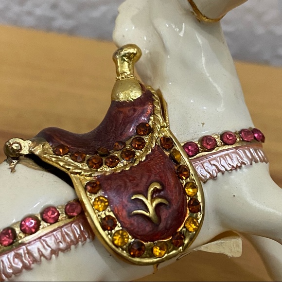 Objet d Art Form Work of Art White Horse Rhinestone Enamel Trinket Box - Picture 10 of 12